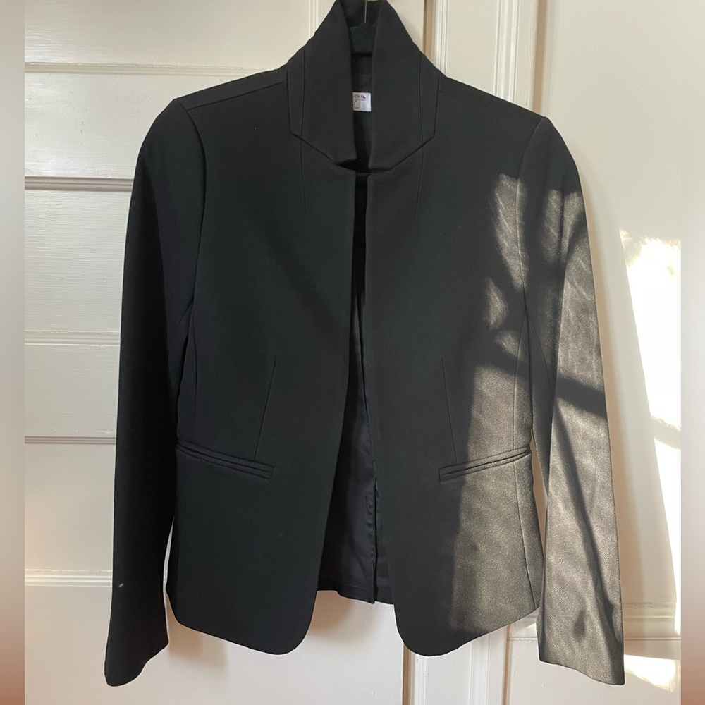 UNTUCKit Classic Black Women's Blazer, NWOT, Size 2